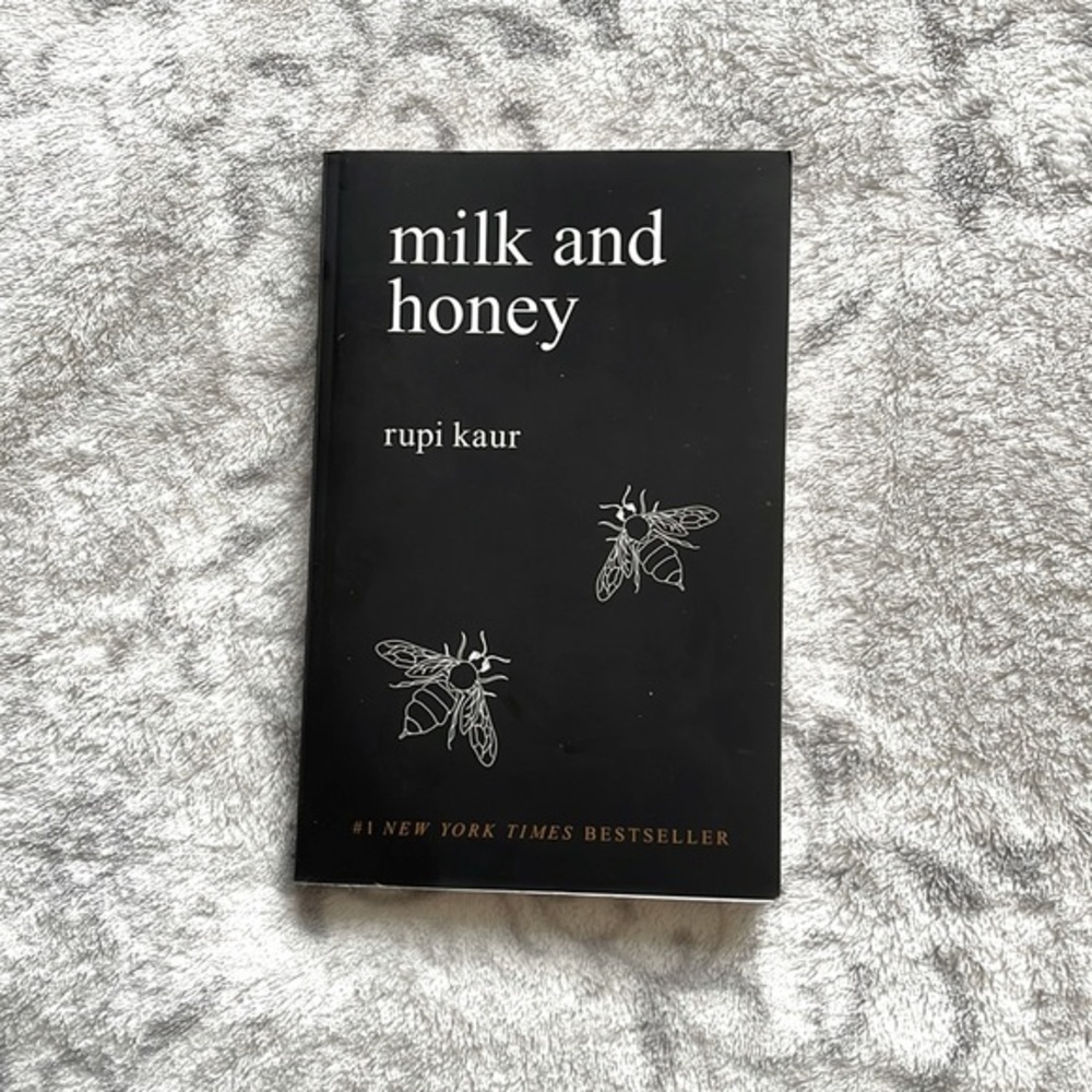 Milk and honey book rupi kaur‎